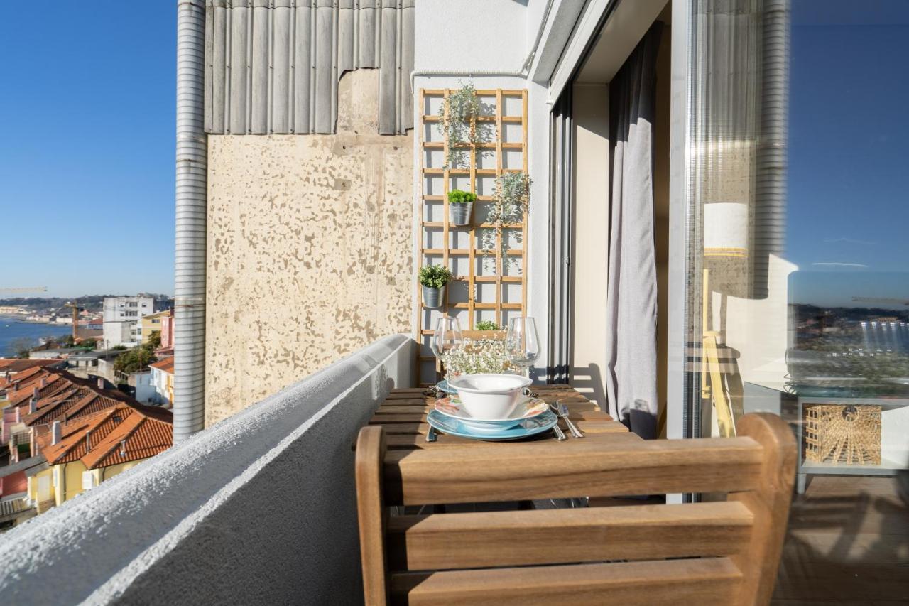Gaya Avenue Flats - Elegant Contemporary Flats With Balcony Apartment Vila Nova de Gaia Exterior photo
